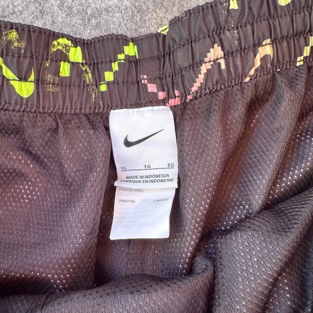 Nike Mens XL Black Pixelated Swoosh Swim Volley Shorts NESSD516-001 NWT